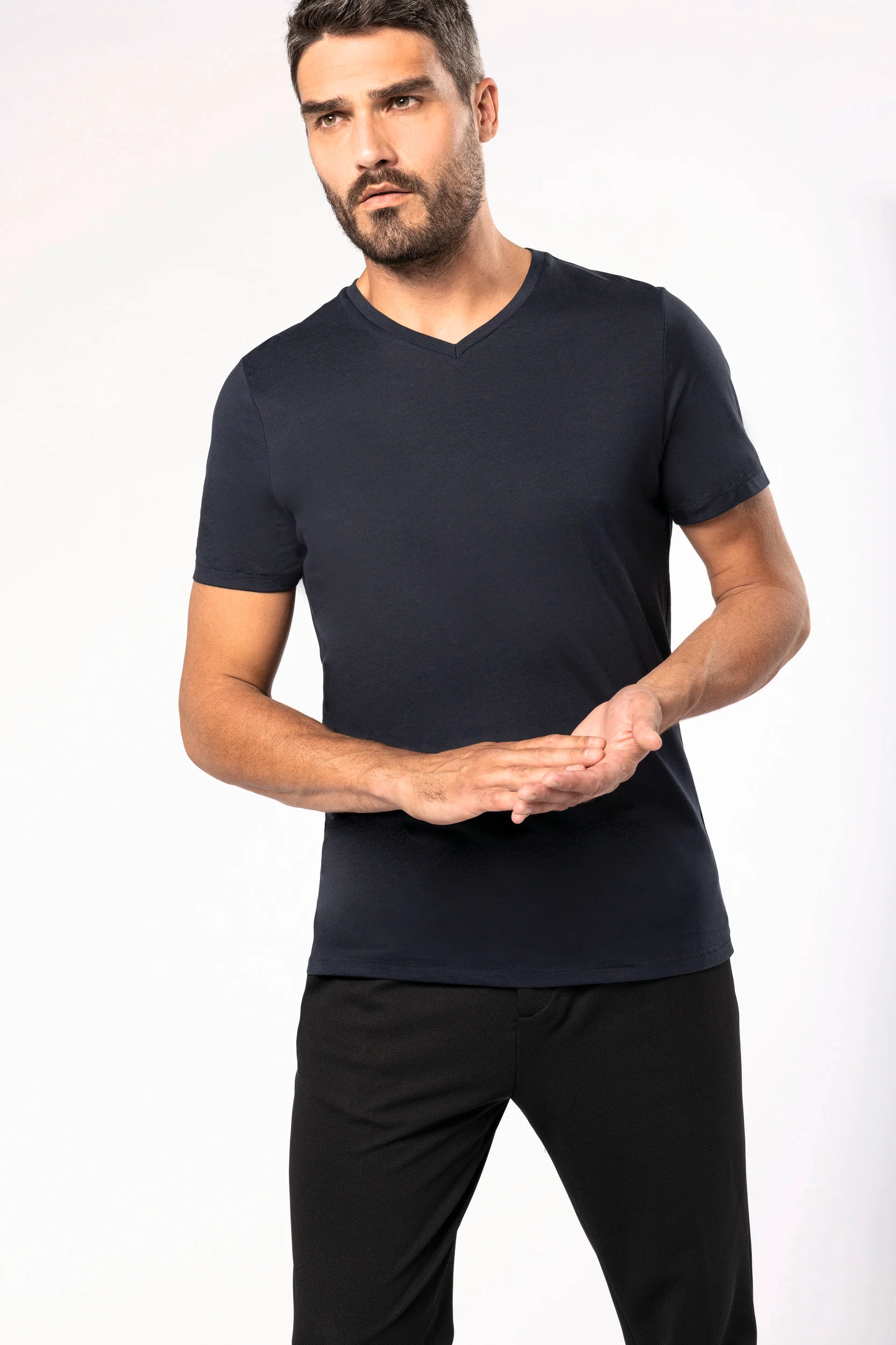 K3002 - T-shirt uomo Supima® scollo a V manica corta - immagine 4